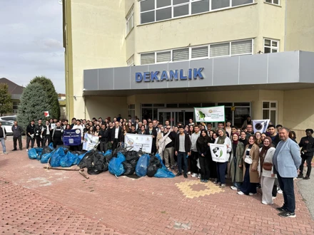 Fakültemiz öğrencileri temiz çevre için el ele verdi
